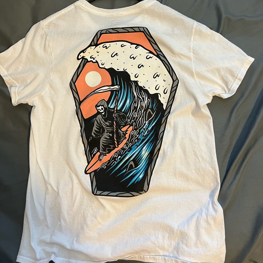⚪️Grim Reaper surfing T-Shirt⚪️